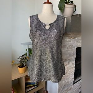 Women’s sleeveless blouse